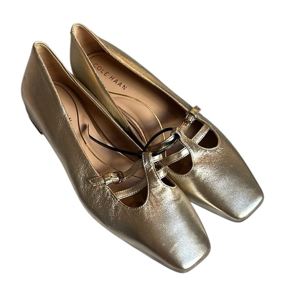 NEW Cole Haan Brigid T-Strap Ballet Flat in Soft Gold Metallic Leather - Size 8 - Picture 2 of 5